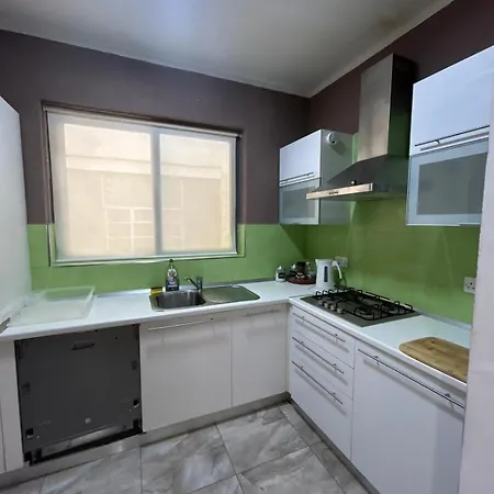 Spacious 3-bedroom In - Near Beach & Bus * Sliema