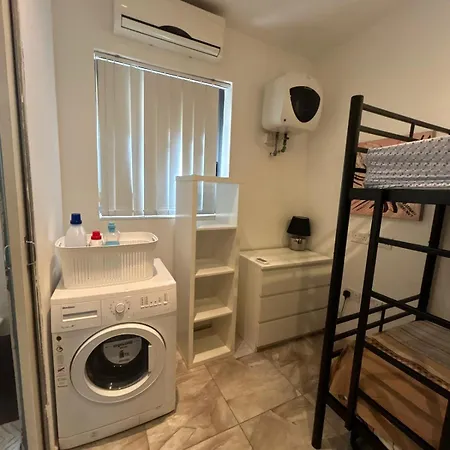 Διαμέρισμα Spacious 3-bedroom In - Near Beach & Bus Σλιέμα