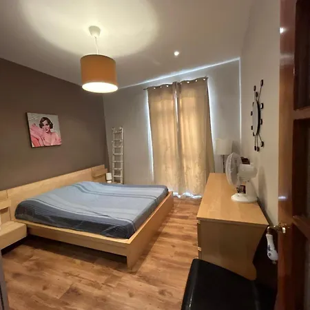 Spacious 3-bedroom In - Near Beach & Bus Διαμέρισμα Σλιέμα
